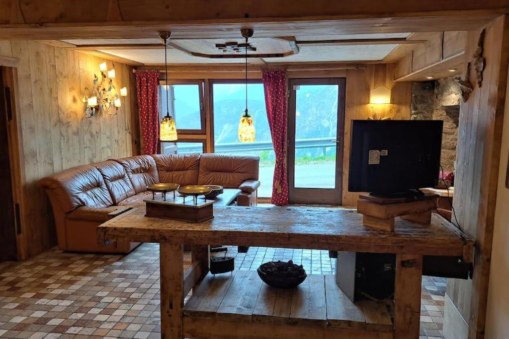 La Taverna Dei Folletti Valle di Cadore Bagian luar foto