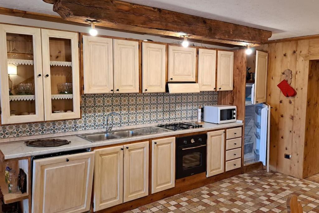 La Taverna Dei Folletti Valle di Cadore Bagian luar foto